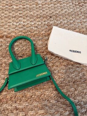 Jacquemus le Chiquito Moyen Bag in Vibrant Green with Gold Logo